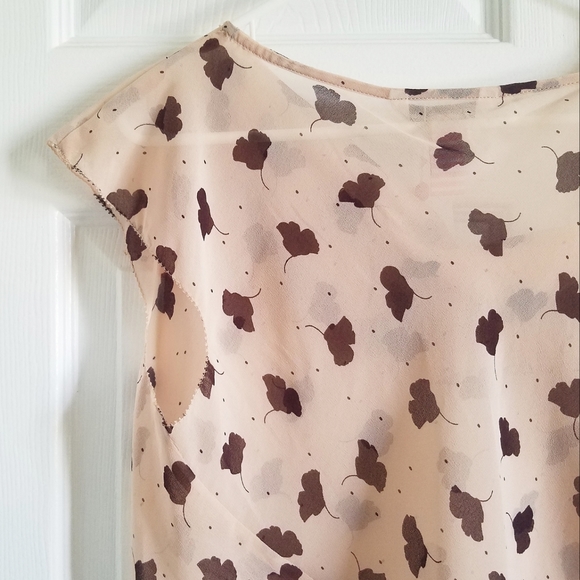 NWT CAbi Playfall Me 981 Sheer Blouse Leaf Medium - Picture 6 of 8